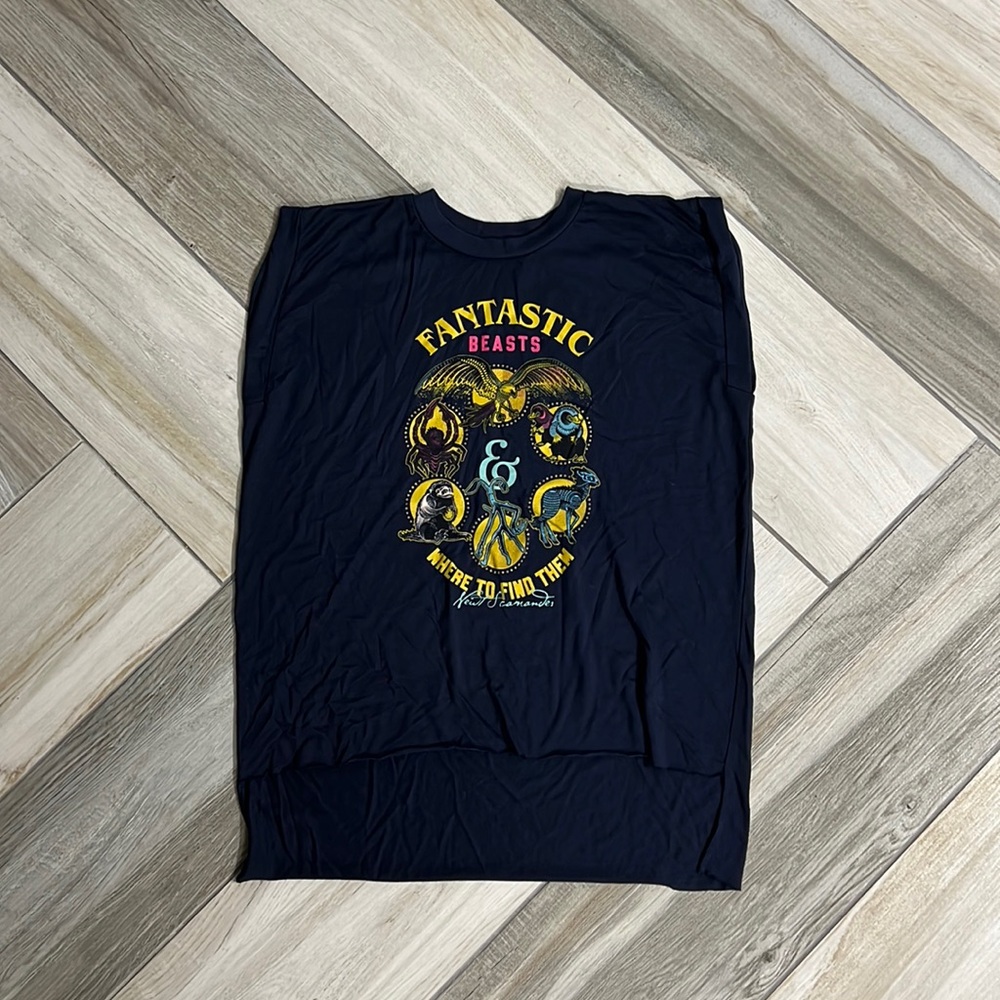 NWOT Fantastic Beasts Dolman Style T-Shirt Size S